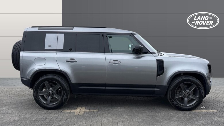 Land Rover Defender 3.0 D200 SE 110 5dr Auto Diesel Estate